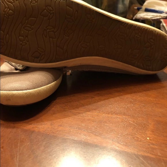Adorable Reef Sneakers Sz8 - Picture 4 of 4